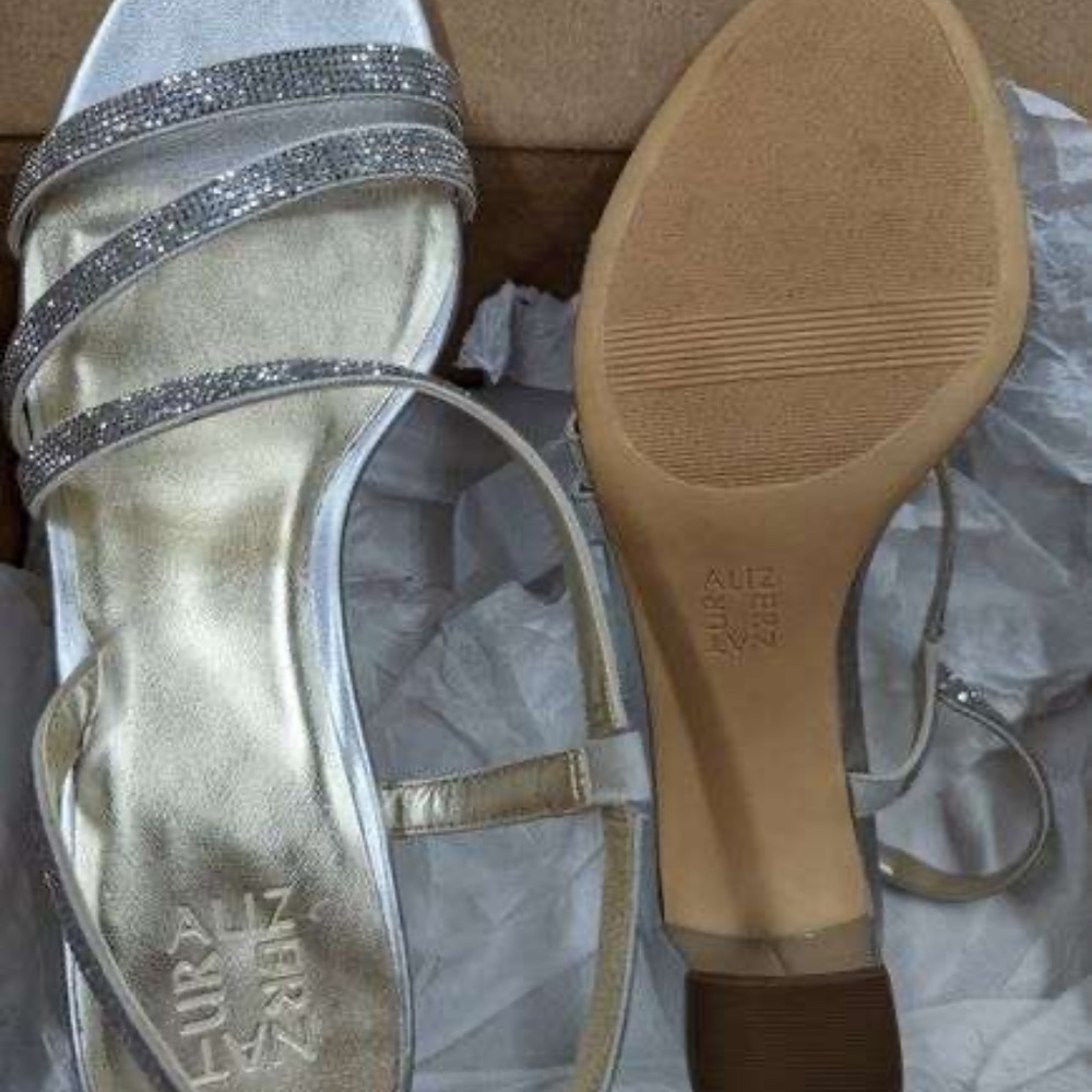 Naturalizer womens Vanessa Heeled Sandals, 10.5M